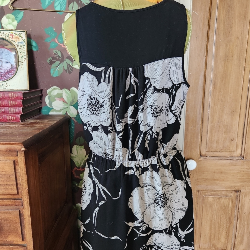 Truly Poppy Black & White Floral Maxi Dress | Size M | Sleeveless Elastic Waist - Picture 6 of 12